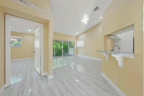 13 Via De Casas Sur Boynton Beach FL 33426