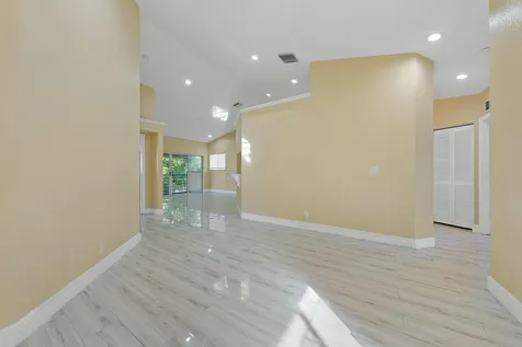 13 Via De Casas Sur Boynton Beach FL 33426