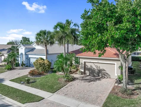 8131 Bellafiore Way Boynton Beach FL 33472