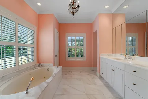510 N Lake Way Palm Beach FL 33480