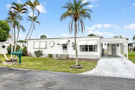 32006 Domingo Bay Boynton Beach FL 33436