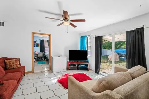 232 Sw 6th Avenue Boynton Beach FL 33435