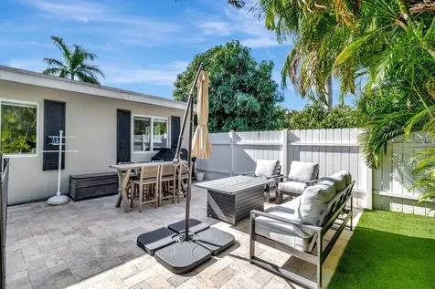 851 Sw 7th Street Boca Raton FL 33486
