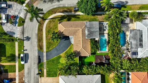 851 Sw 7th Street Boca Raton FL 33486