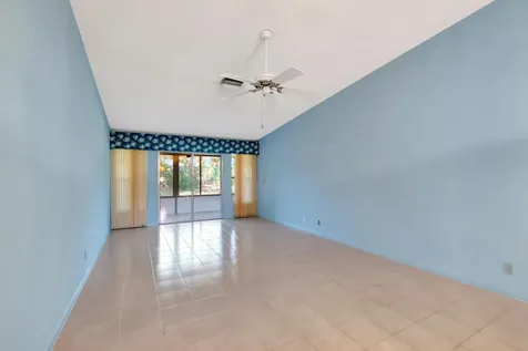 18575 Egret Way Boca Raton FL 33496