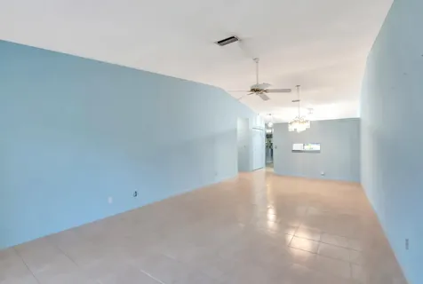 18575 Egret Way Boca Raton FL 33496