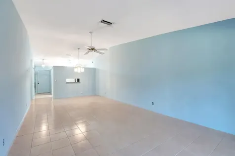 18575 Egret Way Boca Raton FL 33496