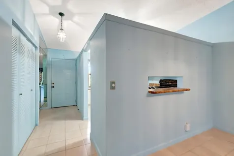 18575 Egret Way Boca Raton FL 33496