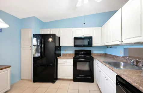 18575 Egret Way Boca Raton FL 33496
