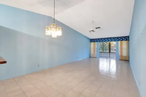 18575 Egret Way Boca Raton FL 33496