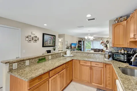 20818 Vinesta Circle Boca Raton FL 33433
