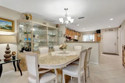 20818 Vinesta Circle Boca Raton FL 33433