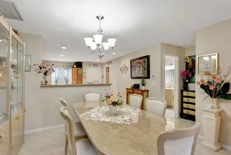 20818 Vinesta Circle Boca Raton FL 33433