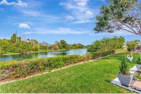 20818 Vinesta Circle Boca Raton FL 33433