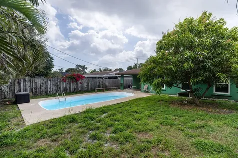 415 Sw 10th Avenue Boynton Beach FL 33435