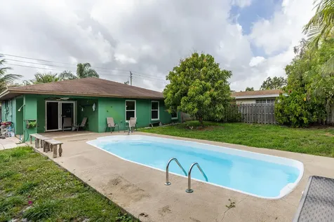 415 Sw 10th Avenue Boynton Beach FL 33435