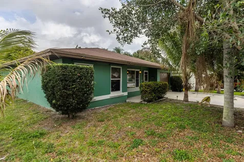 415 Sw 10th Avenue Boynton Beach FL 33435