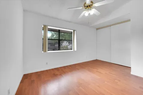 4718 Nw 82nd Avenue Lauderhill FL 33351