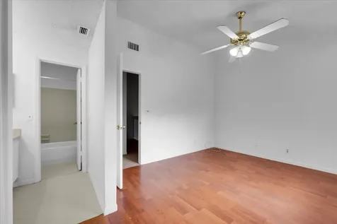4718 Nw 82nd Avenue Lauderhill FL 33351