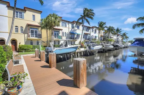 813 Estancia Way Boynton Beach FL 33435