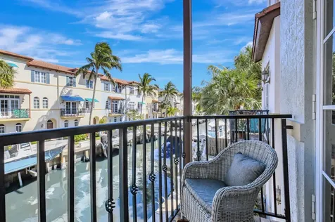 813 Estancia Way Boynton Beach FL 33435