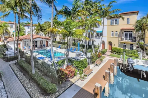 813 Estancia Way Boynton Beach FL 33435