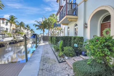 813 Estancia Way Boynton Beach FL 33435
