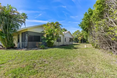 193 Se 1st Circle Boynton Beach FL 33435