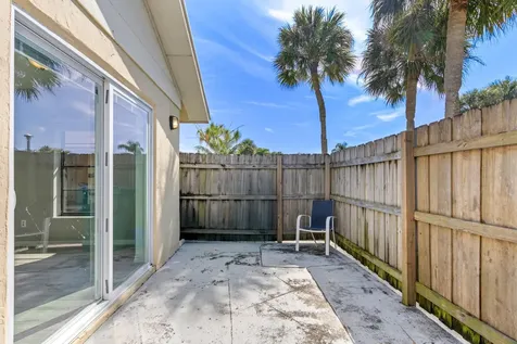 193 Se 1st Circle Boynton Beach FL 33435