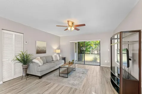193 Se 1st Circle Boynton Beach FL 33435