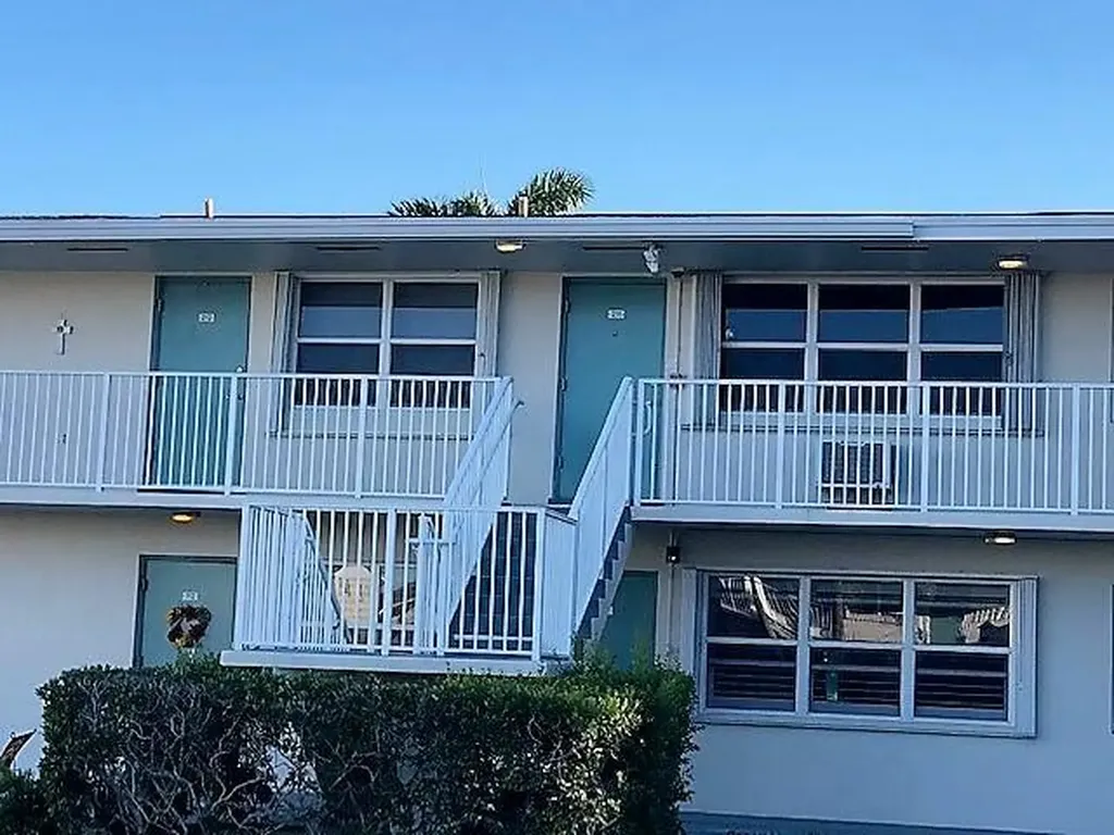 800 W Horizons 211 Boynton Beach FL 33435