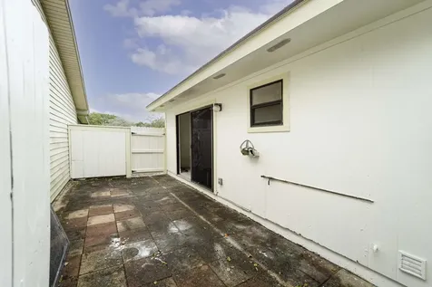 6 Cambridge Place Boynton Beach FL 33426