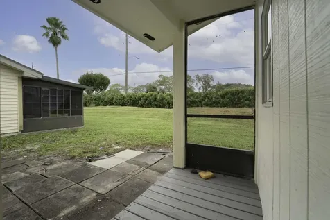 6 Cambridge Place Boynton Beach FL 33426