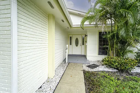6 Cambridge Place Boynton Beach FL 33426