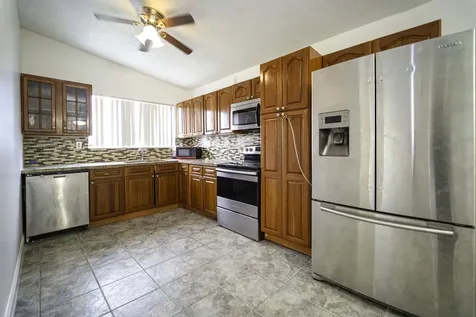 6 Cambridge Place Boynton Beach FL 33426