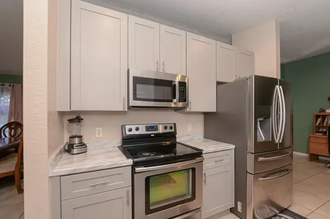 557 Sw Baoy Avenue Port Saint Lucie FL 34953