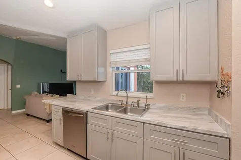 557 Sw Baoy Avenue Port Saint Lucie FL 34953