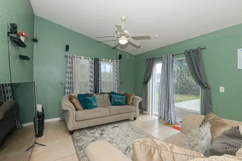 557 Sw Baoy Avenue Port Saint Lucie FL 34953