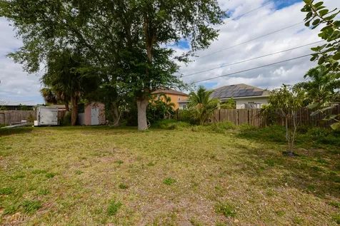 557 Sw Baoy Avenue Port Saint Lucie FL 34953