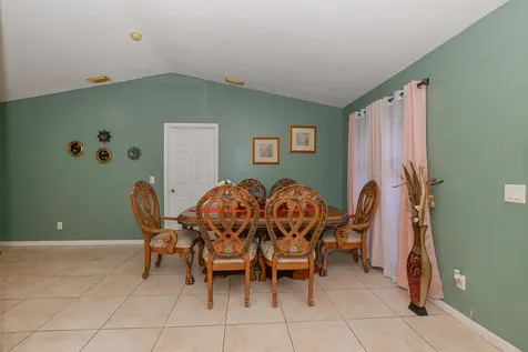 557 Sw Baoy Avenue Port Saint Lucie FL 34953