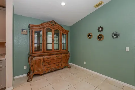 557 Sw Baoy Avenue Port Saint Lucie FL 34953