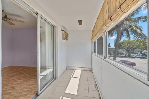 231 Dorchester West Palm Beach FL 33417