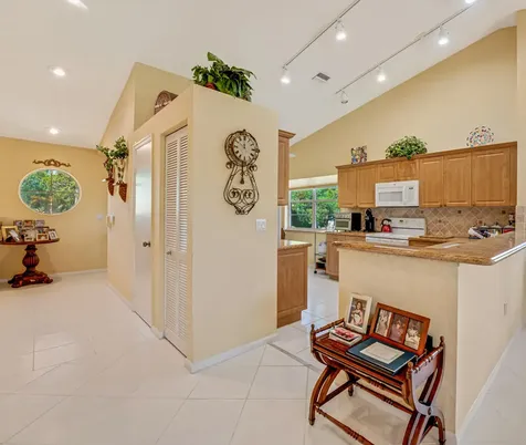 9805 Shadybrook 201 Drive Boynton Beach FL 33437