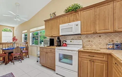 9805 Shadybrook 201 Drive Boynton Beach FL 33437