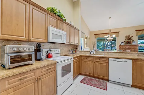9805 Shadybrook 201 Drive Boynton Beach FL 33437