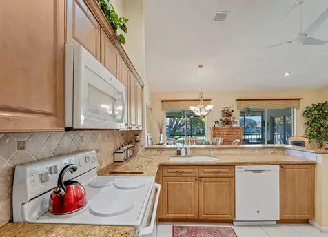 9805 Shadybrook 201 Drive Boynton Beach FL 33437