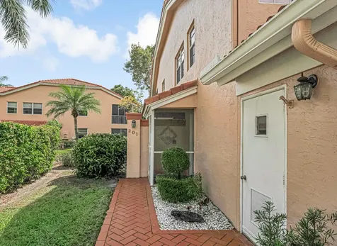 9805 Shadybrook 201 Drive Boynton Beach FL 33437