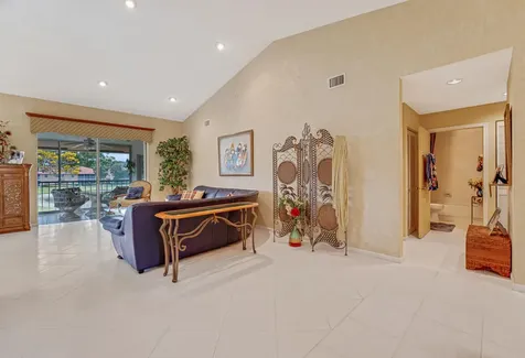 9805 Shadybrook 201 Drive Boynton Beach FL 33437