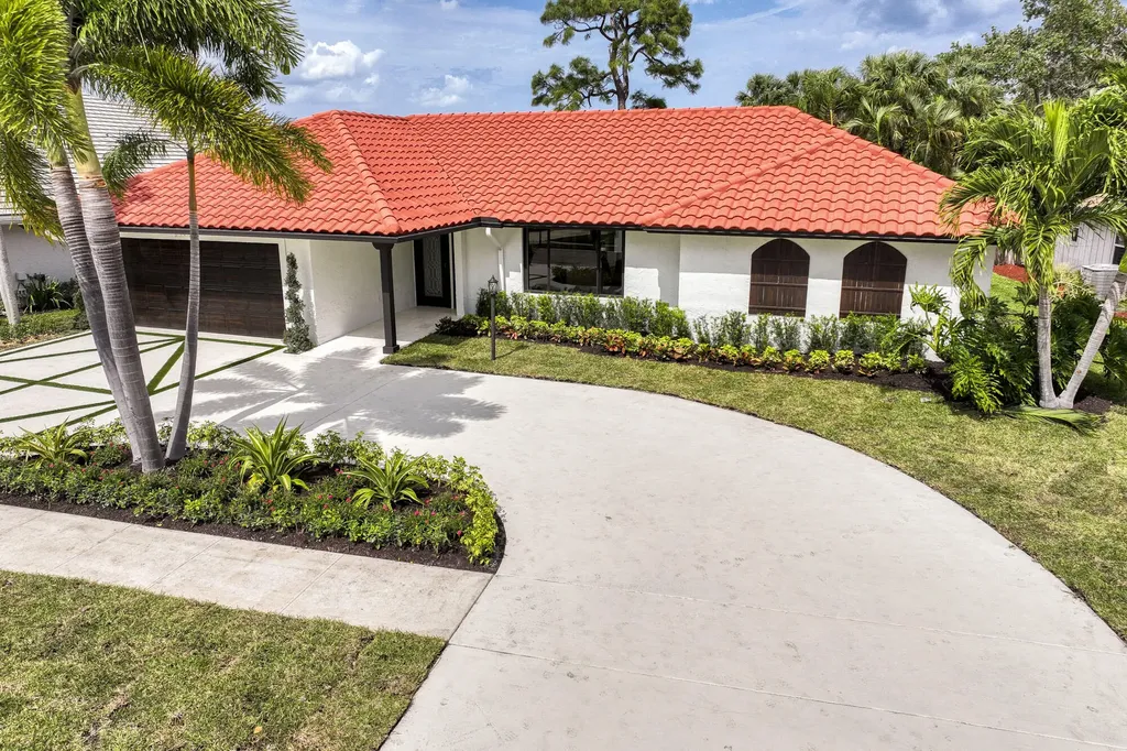 2567 Bordeaux Court Palm Beach Gardens FL 33410