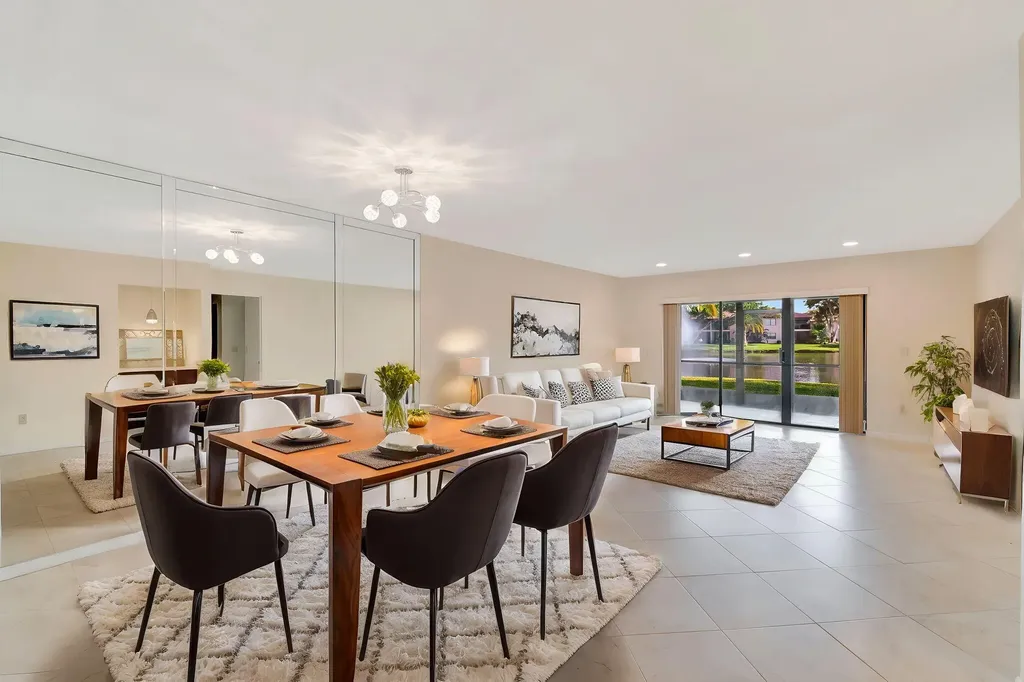 9299 Vista Del Lago Boca Raton FL 33428